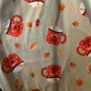 Cozy leggings with Red Mug Print